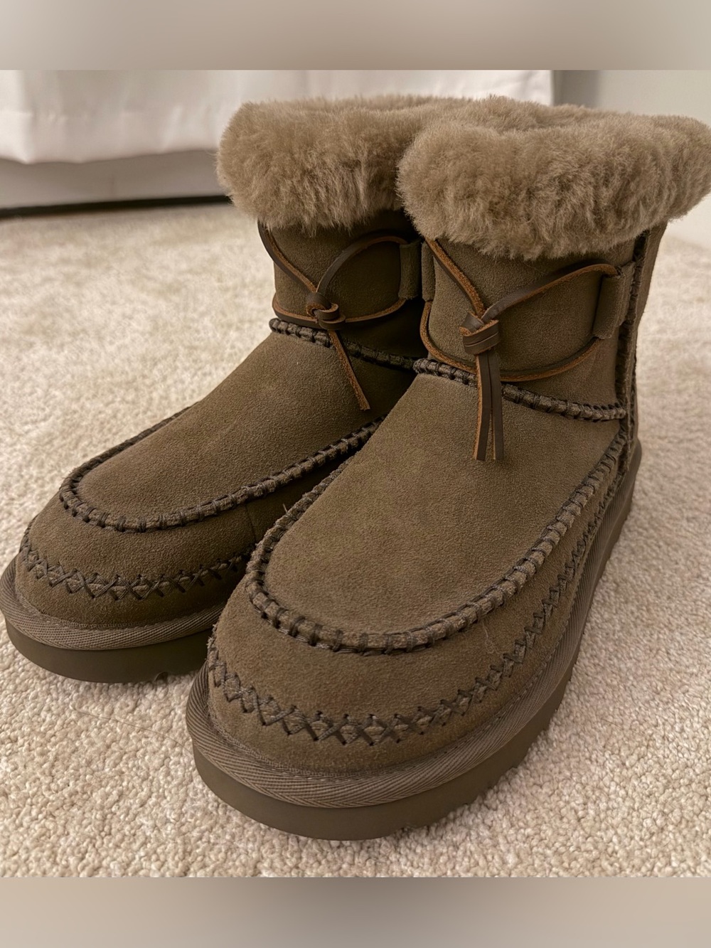UGG Classic Mini Alpine Boots Hickory Size 9 NWOB